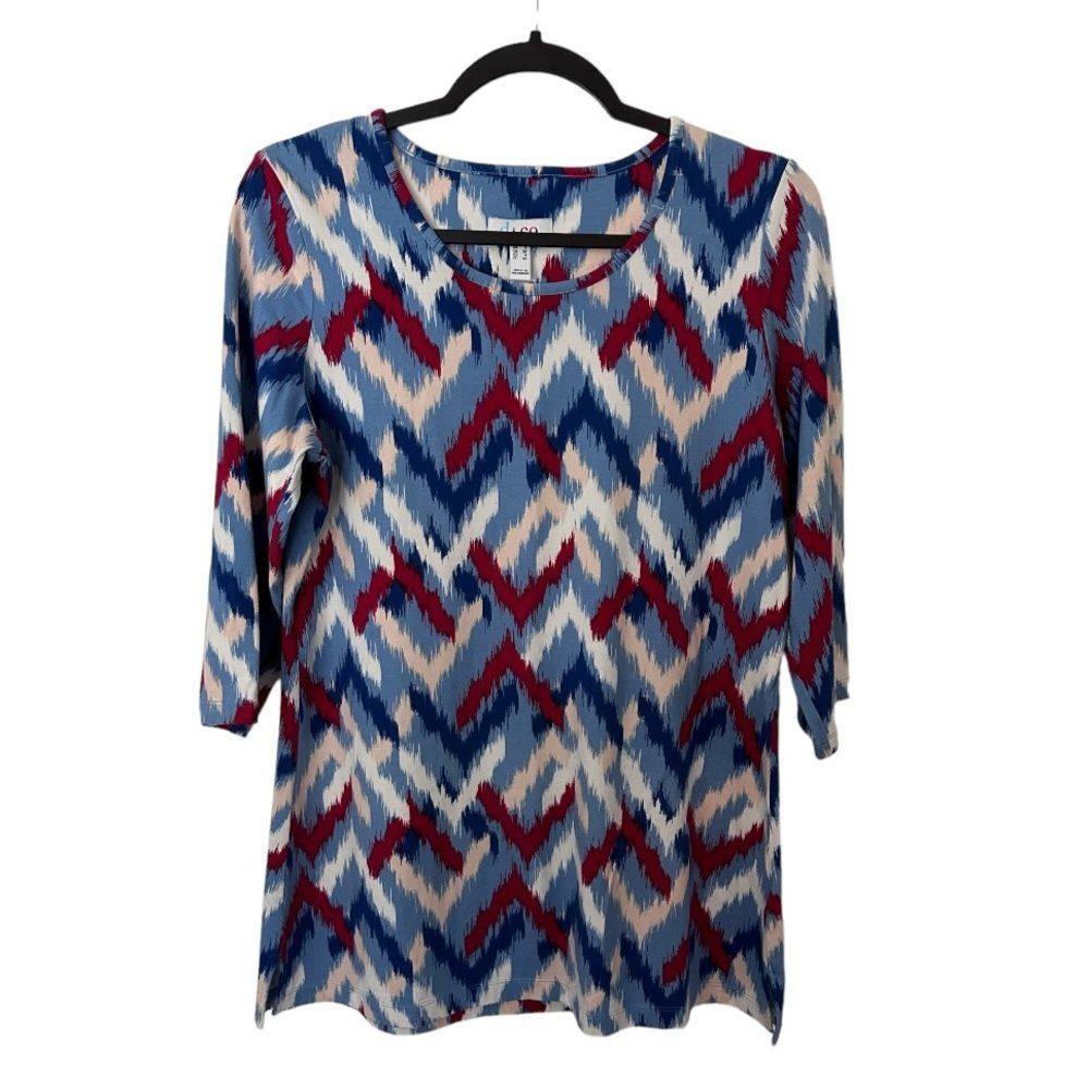 d & co denim and company woman’s top. Size: Small